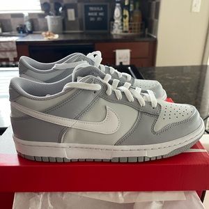 NIKE LOW DUNKS BRAND NEW